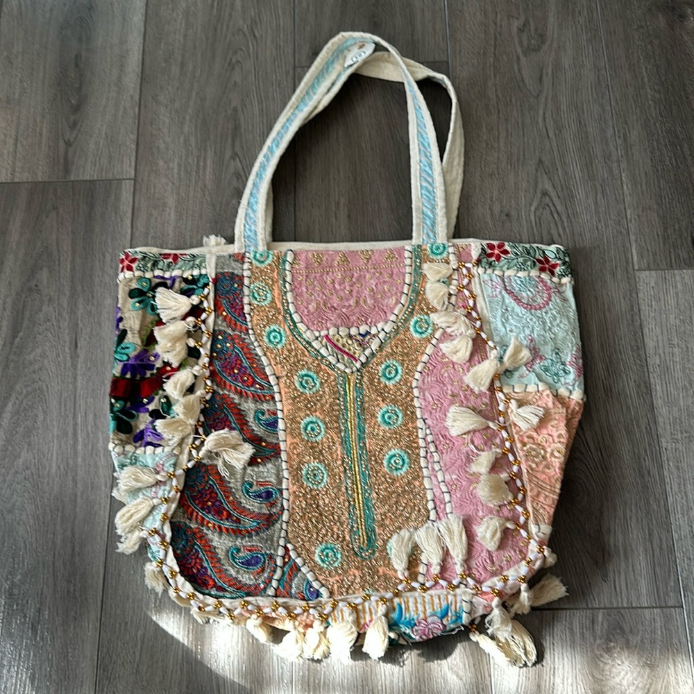 Women’s embroidered bag